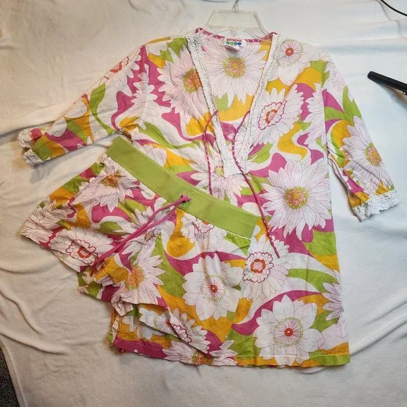 Vintage Seventeen Pajama Set with Retro Floral Size Medium - Picture 2 of 12